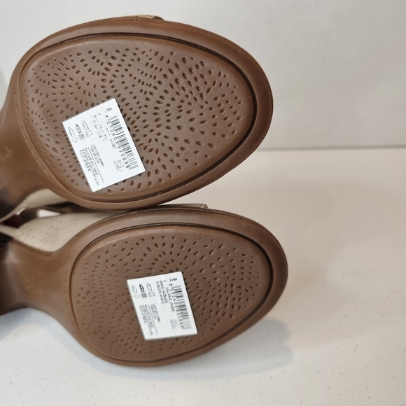 Clarks Collection Valarie James Sandal Women's Size 6.5 Beige NWT Strappy Nubuck - Picture 4 of 11